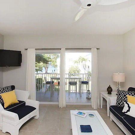 Villas Of The Galleon Seven Mile Beach Extérieur photo