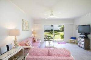 Villas Of The Galleon Seven Mile Beach Extérieur photo