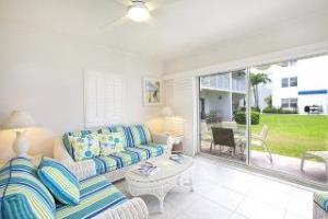 Villas Of The Galleon Seven Mile Beach Extérieur photo